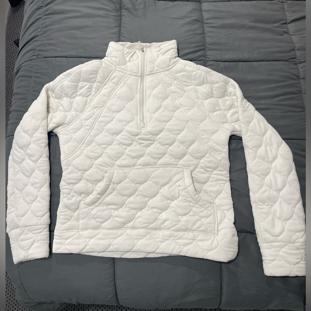 Avalanche White Quilted Pullover